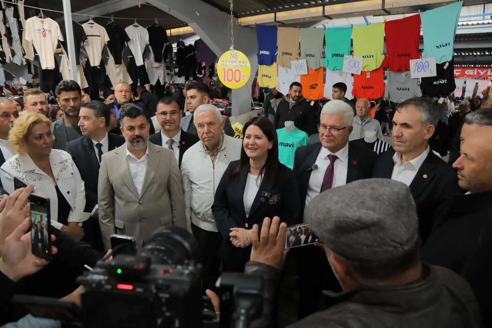 BALKAN PAZARI YENİ YÜZÜYLE HİZMETE BAŞLADI galeri görseli